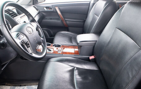Toyota Highlander III, 2012 год, 2 149 000 рублей, 13 фотография