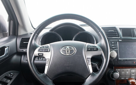 Toyota Highlander III, 2012 год, 2 149 000 рублей, 19 фотография