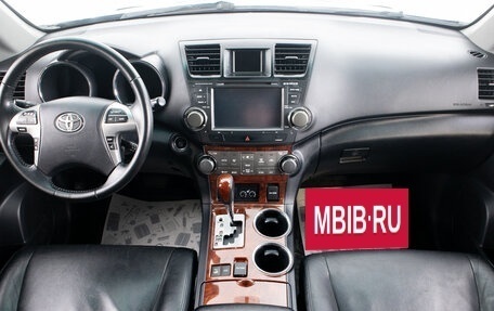 Toyota Highlander III, 2012 год, 2 149 000 рублей, 12 фотография