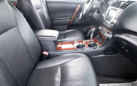 Toyota Highlander III, 2012 год, 2 149 000 рублей, 30 фотография