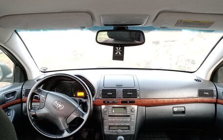 Toyota Avensis III рестайлинг, 2006 год, 730 000 рублей, 5 фотография