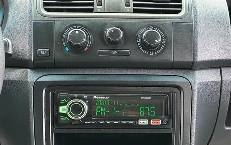 Skoda Fabia II, 2009 год, 499 000 рублей, 13 фотография