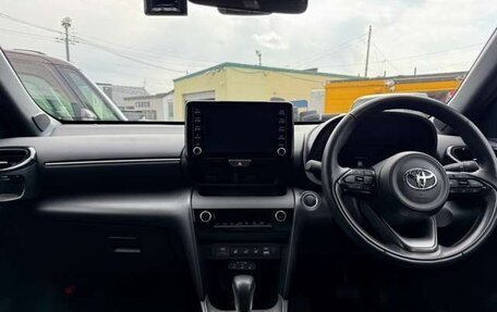 Toyota Yaris Cross, 2022 год, 1 378 000 рублей, 11 фотография