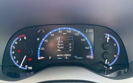 Toyota Yaris Cross, 2022 год, 1 378 000 рублей, 13 фотография