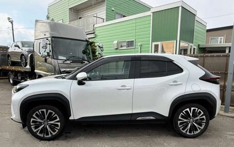 Toyota Yaris Cross, 2022 год, 1 378 000 рублей, 5 фотография