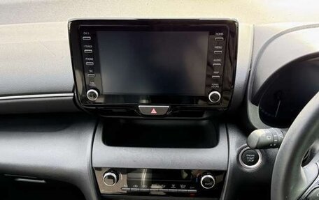 Toyota Yaris Cross, 2022 год, 1 378 000 рублей, 16 фотография
