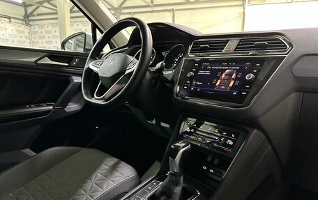 Volkswagen Tiguan II, 2021 год, 2 780 000 рублей, 29 фотография