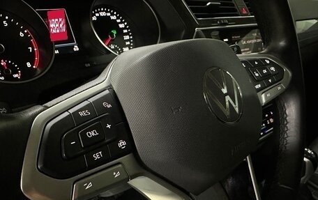 Volkswagen Tiguan II, 2021 год, 2 780 000 рублей, 26 фотография