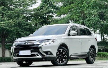 Mitsubishi Outlander III рестайлинг 3, 2020 год, 1 650 900 рублей, 1 фотография