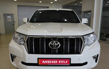 Toyota Land Cruiser Prado 150 рестайлинг 2, 2021 год, 6 050 000 рублей, 1 фотография