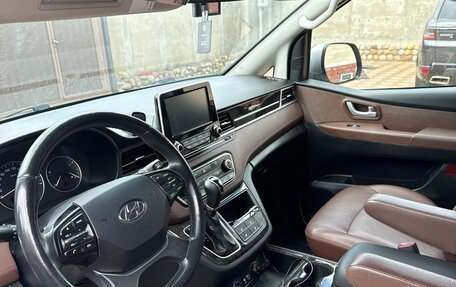 Hyundai Grand Starex Grand Starex I рестайлинг 2, 2019 год, 3 390 000 рублей, 5 фотография