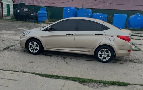 Hyundai Solaris II рестайлинг, 2012 год, 940 000 рублей, 2 фотография