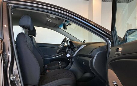 Hyundai Solaris II рестайлинг, 2016 год, 895 000 рублей, 29 фотография