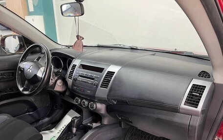 Mitsubishi Outlander III рестайлинг 3, 2011 год, 1 139 000 рублей, 14 фотография