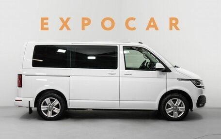 Volkswagen Multivan T6 рестайлинг, 2020 год, 5 900 000 рублей, 4 фотография