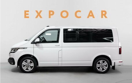 Volkswagen Multivan T6 рестайлинг, 2020 год, 5 900 000 рублей, 8 фотография