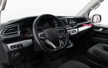 Volkswagen Multivan T6 рестайлинг, 2020 год, 5 900 000 рублей, 12 фотография