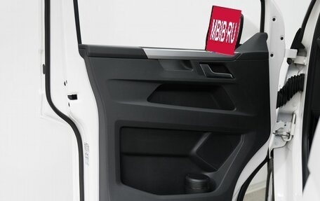 Volkswagen Multivan T6 рестайлинг, 2020 год, 5 900 000 рублей, 11 фотография