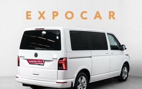Volkswagen Multivan T6 рестайлинг, 2020 год, 5 900 000 рублей, 5 фотография