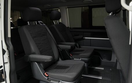 Volkswagen Multivan T6 рестайлинг, 2020 год, 5 900 000 рублей, 16 фотография