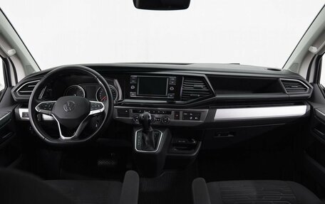 Volkswagen Multivan T6 рестайлинг, 2020 год, 5 900 000 рублей, 22 фотография