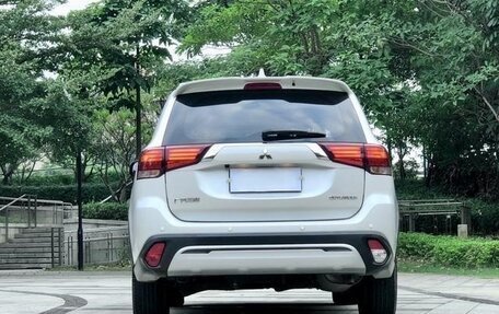 Mitsubishi Outlander III рестайлинг 3, 2020 год, 1 650 900 рублей, 5 фотография