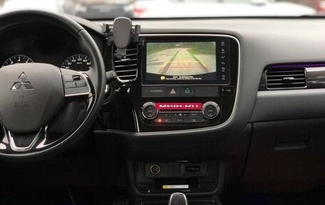 Mitsubishi Outlander III рестайлинг 3, 2020 год, 1 650 900 рублей, 14 фотография