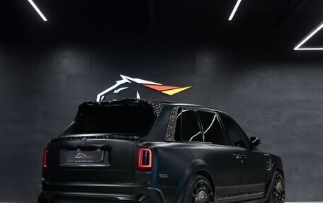 Rolls-Royce Cullinan, 2021 год, 75 000 000 рублей, 2 фотография