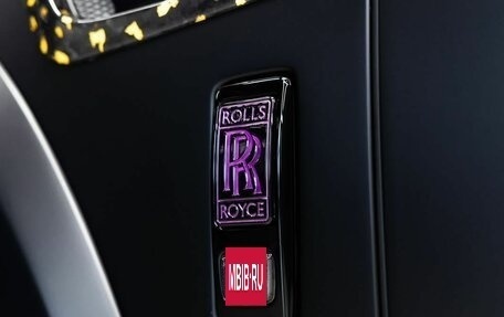 Rolls-Royce Cullinan, 2021 год, 75 000 000 рублей, 11 фотография