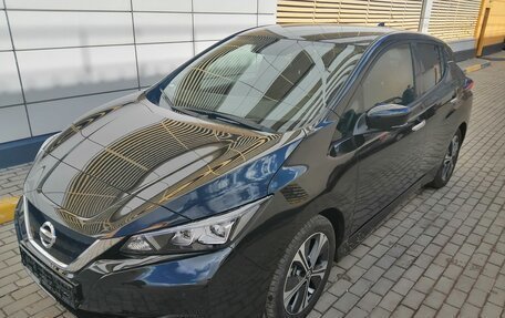 Nissan Leaf II, 2021 год, 2 750 000 рублей, 17 фотография