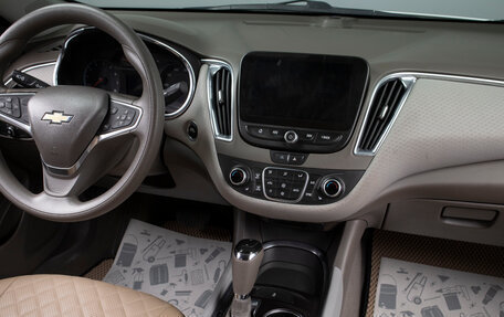 Chevrolet Malibu IX, 2019 год, 1 379 000 рублей, 10 фотография