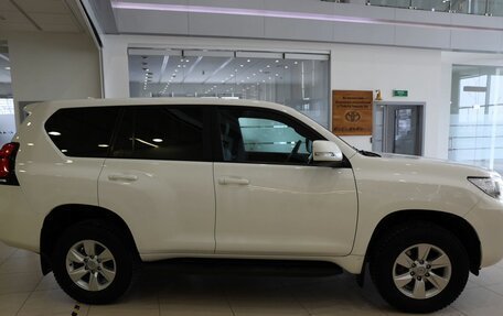 Toyota Land Cruiser Prado 150 рестайлинг 2, 2021 год, 6 050 000 рублей, 4 фотография