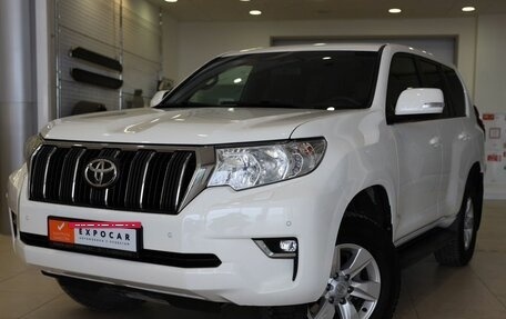 Toyota Land Cruiser Prado 150 рестайлинг 2, 2021 год, 6 050 000 рублей, 2 фотография