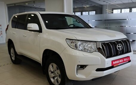 Toyota Land Cruiser Prado 150 рестайлинг 2, 2021 год, 6 050 000 рублей, 3 фотография