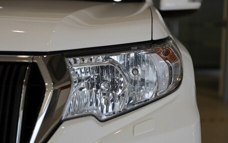 Toyota Land Cruiser Prado 150 рестайлинг 2, 2021 год, 6 050 000 рублей, 14 фотография