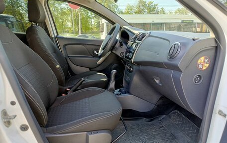 Renault Logan II, 2017 год, 690 000 рублей, 13 фотография