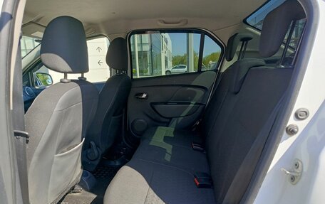 Renault Logan II, 2017 год, 690 000 рублей, 15 фотография