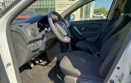 Renault Logan II, 2017 год, 690 000 рублей, 20 фотография