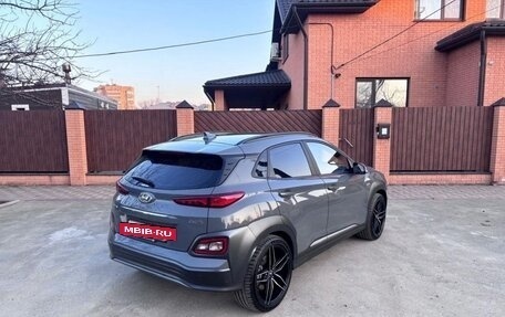 Hyundai Kona I, 2020 год, 2 700 000 рублей, 3 фотография