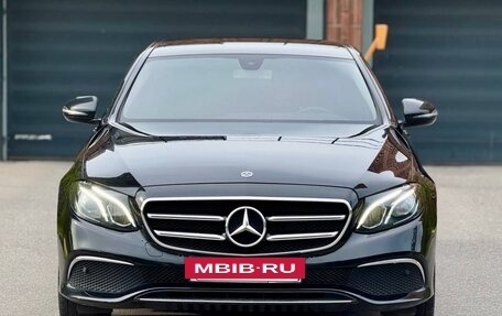 Mercedes-Benz E-Класс, 2020 год, 3 690 000 рублей, 5 фотография