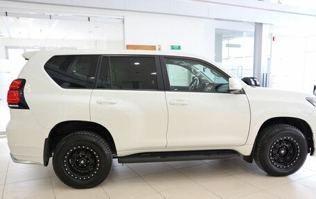 Toyota Land Cruiser Prado 150 рестайлинг 2, 2019 год, 4 000 000 рублей, 4 фотография