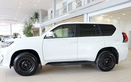 Toyota Land Cruiser Prado 150 рестайлинг 2, 2019 год, 4 000 000 рублей, 8 фотография