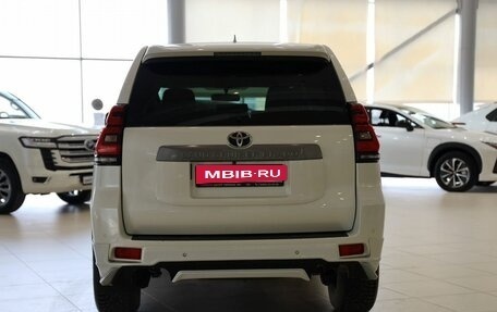 Toyota Land Cruiser Prado 150 рестайлинг 2, 2019 год, 4 000 000 рублей, 5 фотография