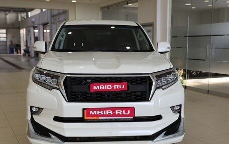 Toyota Land Cruiser Prado 150 рестайлинг 2, 2019 год, 4 000 000 рублей, 2 фотография
