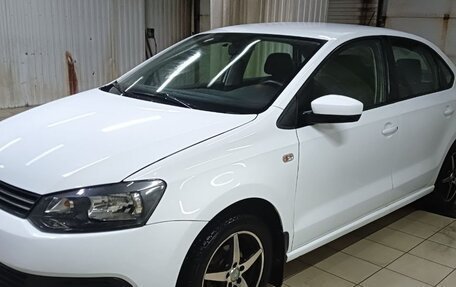 Volkswagen Polo VI (EU Market), 2013 год, 750 000 рублей, 1 фотография