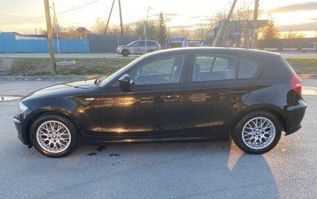 BMW 1 серия, 2011 год, 900 000 рублей, 1 фотография