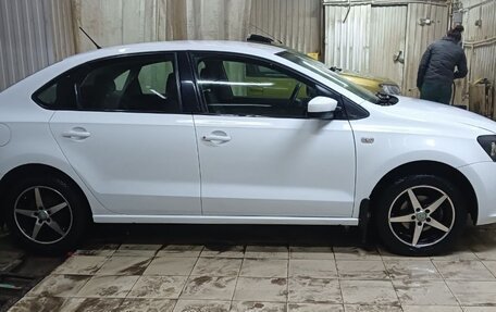 Volkswagen Polo VI (EU Market), 2013 год, 750 000 рублей, 4 фотография