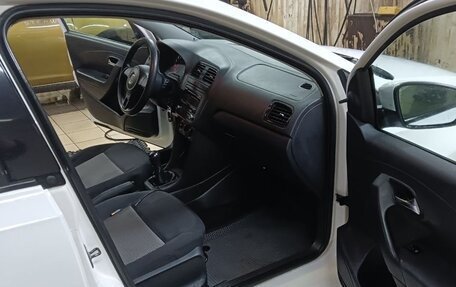 Volkswagen Polo VI (EU Market), 2013 год, 750 000 рублей, 9 фотография