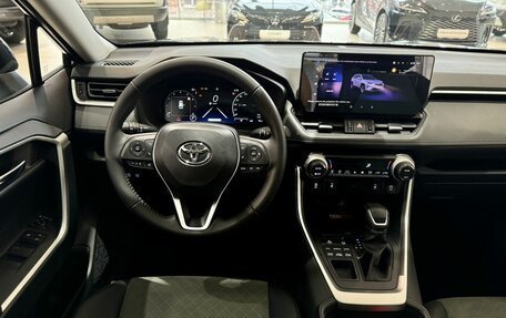 Toyota RAV4, 2024 год, 4 600 000 рублей, 10 фотография