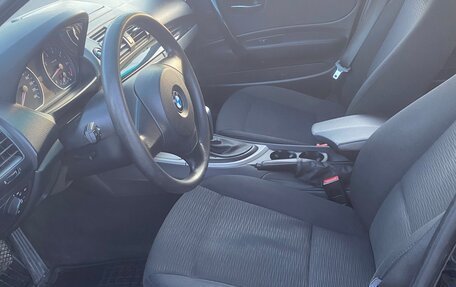 BMW 1 серия, 2011 год, 900 000 рублей, 7 фотография